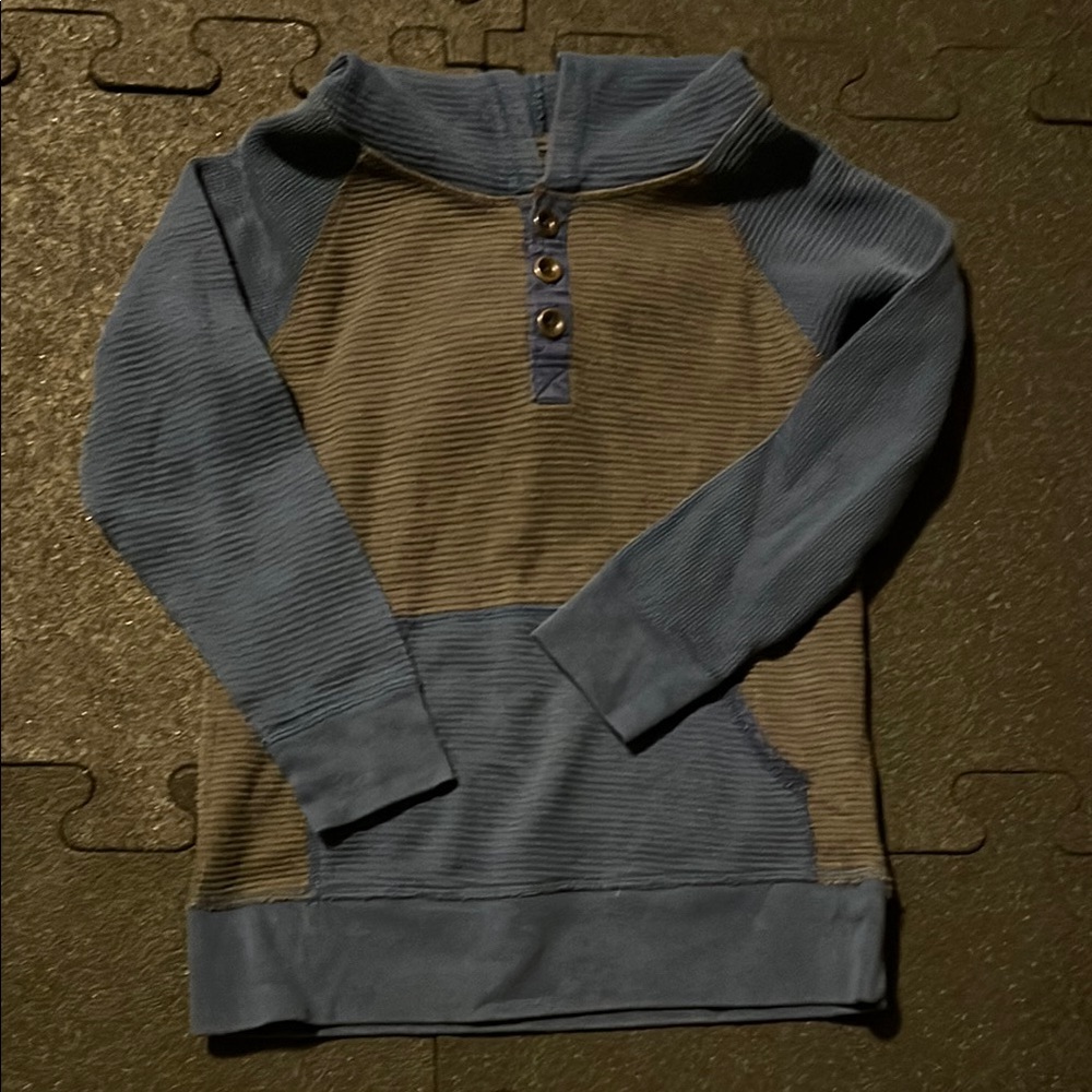 Blue and Tan Ribbed Pullover
